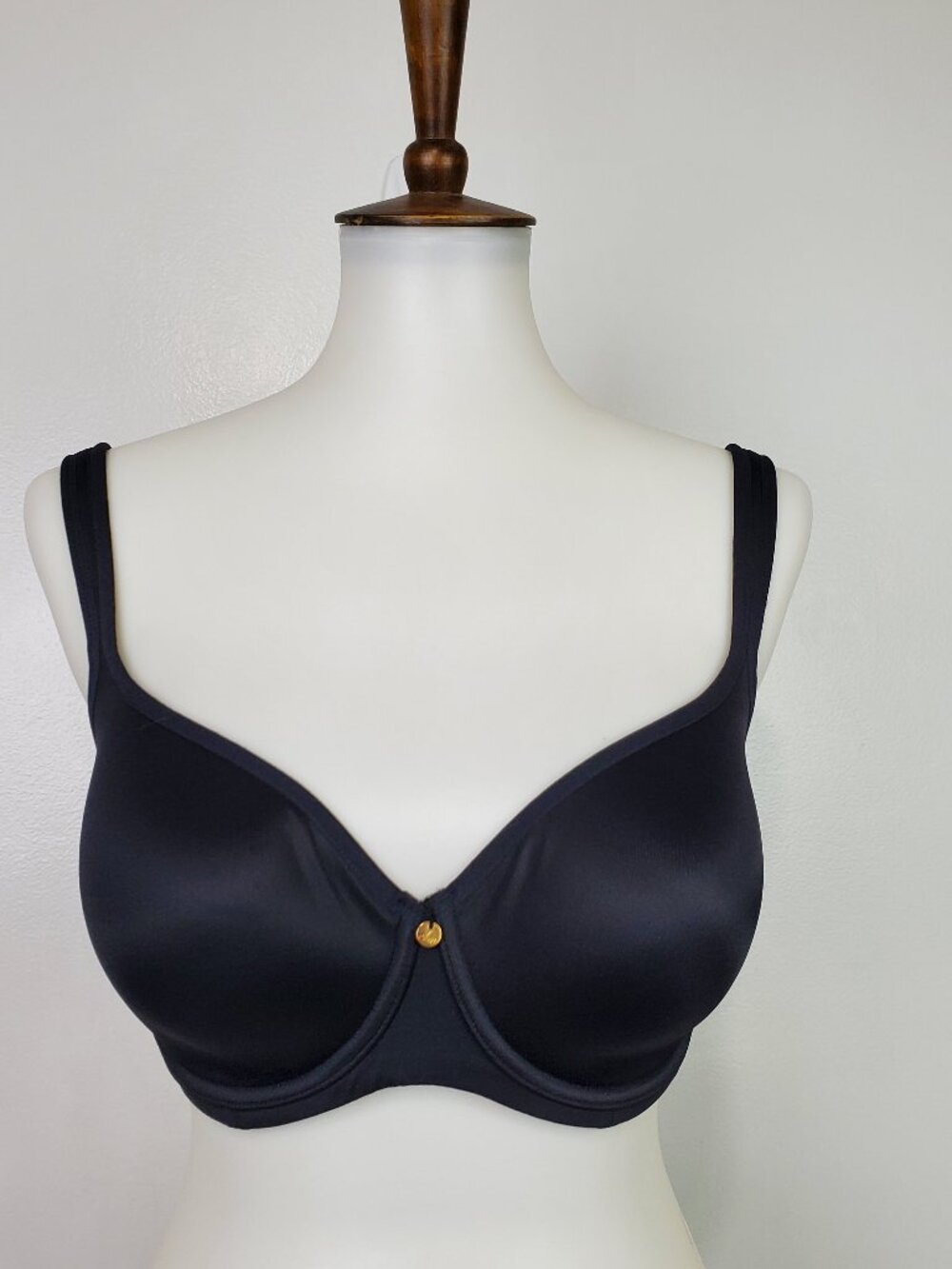 Essential Bodywear Underwire Black Abbie 6111 Everyday T-Shirt Bra Size 32F